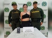La mujer fue sorprendida cuando intentaba hurtar $8 millones en joyas y un celular. / Foto: cortesía