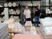 José María Chacón Banderas junto a su hijo Marlon, en un recorrido por la compañía fundada hace más de cinco décadas./ Foto Carlos Ramírez-La Opinión