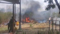 Personal del Cuerpo de Bomberos de Cúcuta se encargó de controlar las llamas.