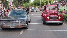 Con desfile de autos y motocicletas antiguos se iniciaron los platos fuertes de la Feria de Cúcuta/Foto Adrián Hurtado