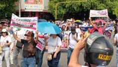En Cúcuta salieron a protestar sindicados de la salud, educación y sectores de la producción./Foto Orlando Carvajal