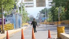 El atentado dinamitero en El Escobal dejó un saldo de 7 heridos, entre esos 4 policías./Foto: Carlos Ramírez/La Opinión